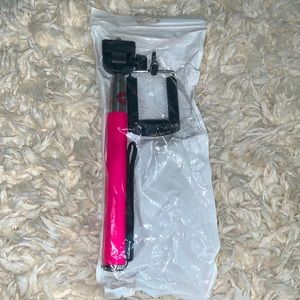 New Betsey Johnson adjustable selfie stick / pink and black